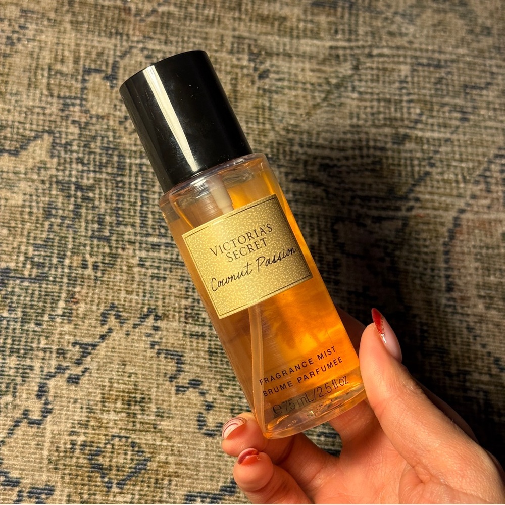 Victoria's Secret Coconut Passion travel Mist new